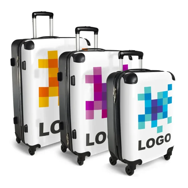 Drie kleurrijke Princess Traveller fotokoffer maken - Luxe bagageset met logo's erop.